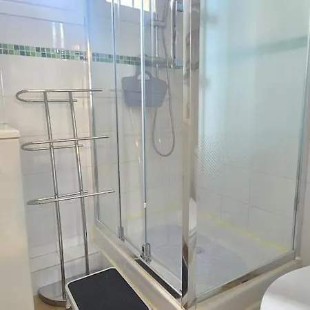 Сasa de vacaciones Cozy Air-conditioned House In *