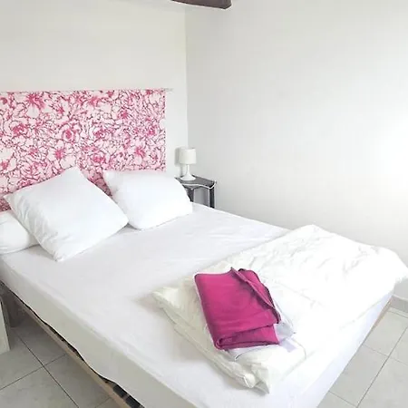 Сasa de vacaciones Cozy Air-conditioned House In *