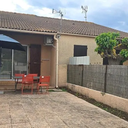 Cozy Air-conditioned House In Serignan